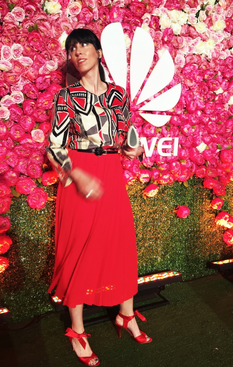 huawei-red pleated skirt-sequined top